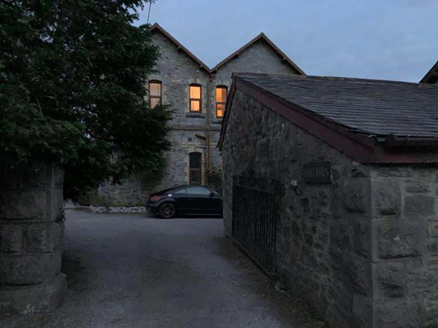 Property photo 3 of 6