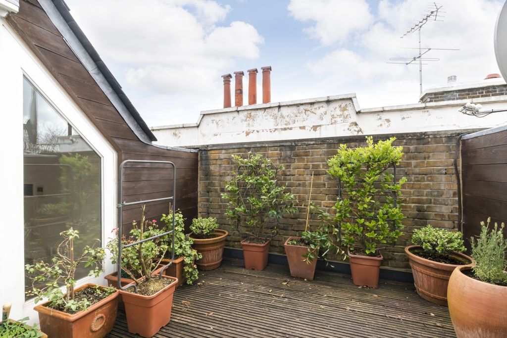 Property photo 3 of 15 Terrace