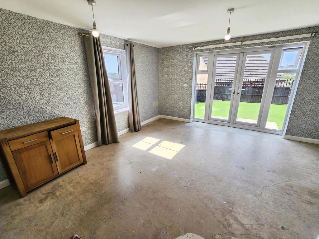 Property photo 2 of 14 Lounge Dining Room