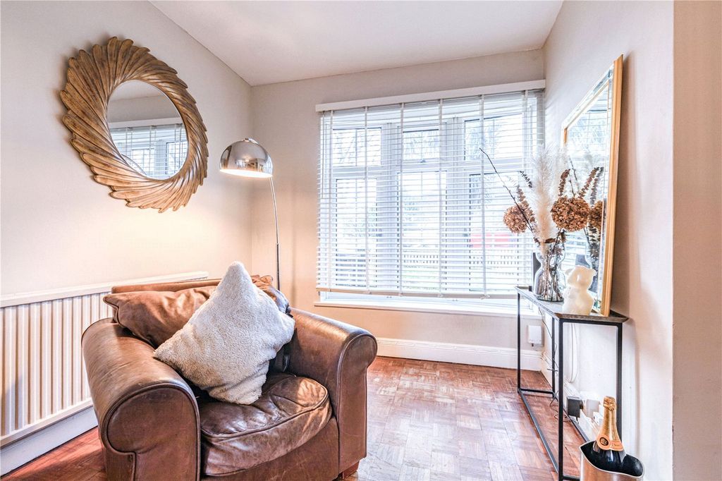 Property photo 3 of 19 Sitting Room