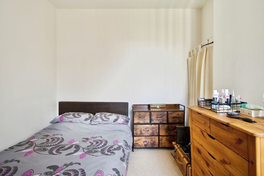 Property photo 3 of 21 Pbox-Img.Jpg