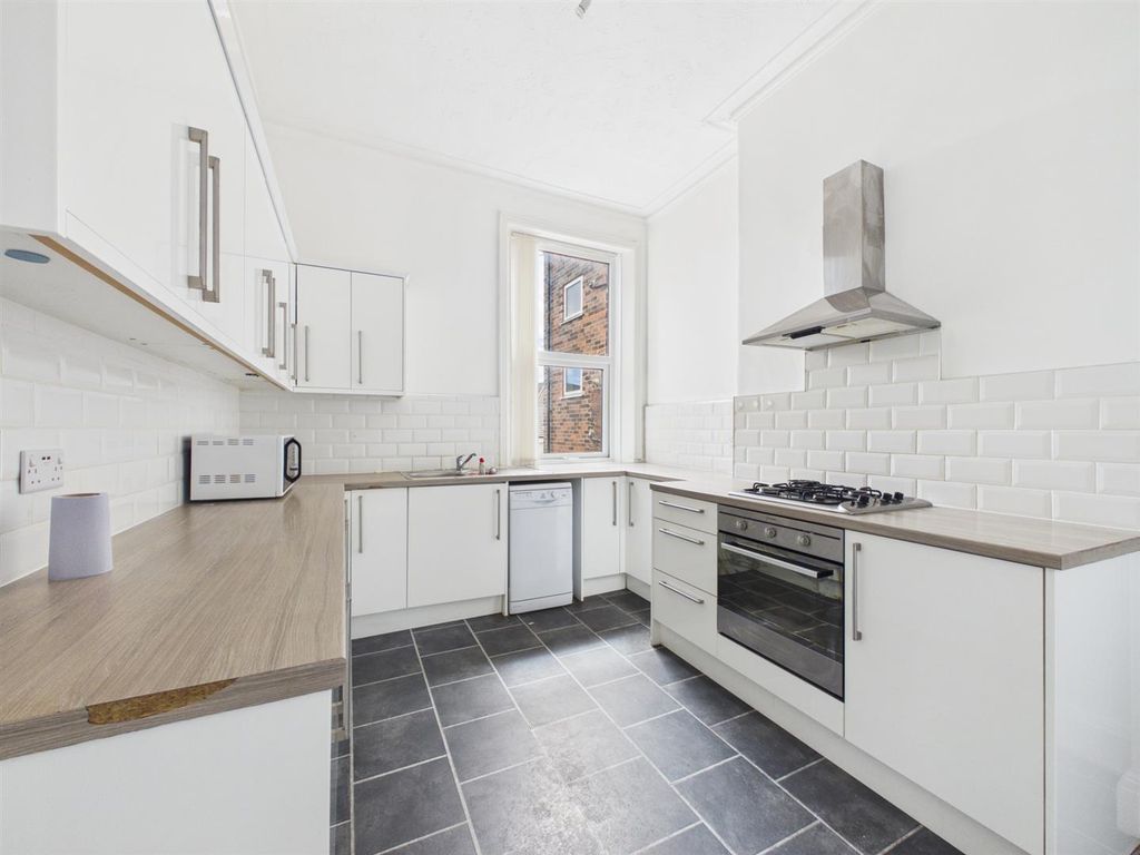 Property photo 3 of 17 Cam03844G0-Pr0478-Still004.Jpg