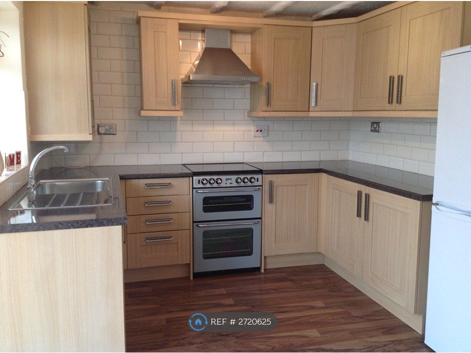 Property photo 3 of 20 Modern Kitchen