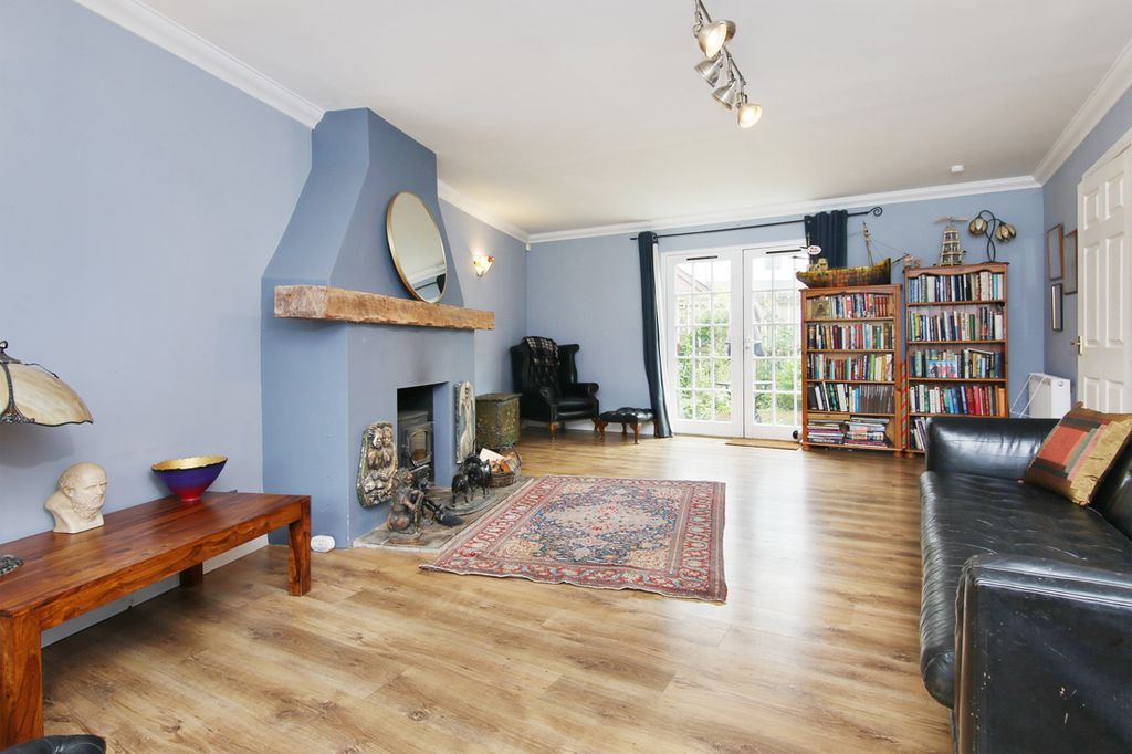 Property photo 2 of 19 Property Image 2