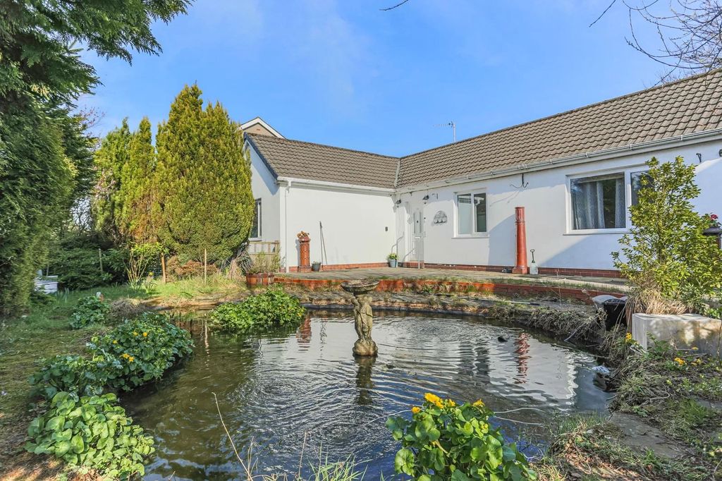 Property photo 2 of 31