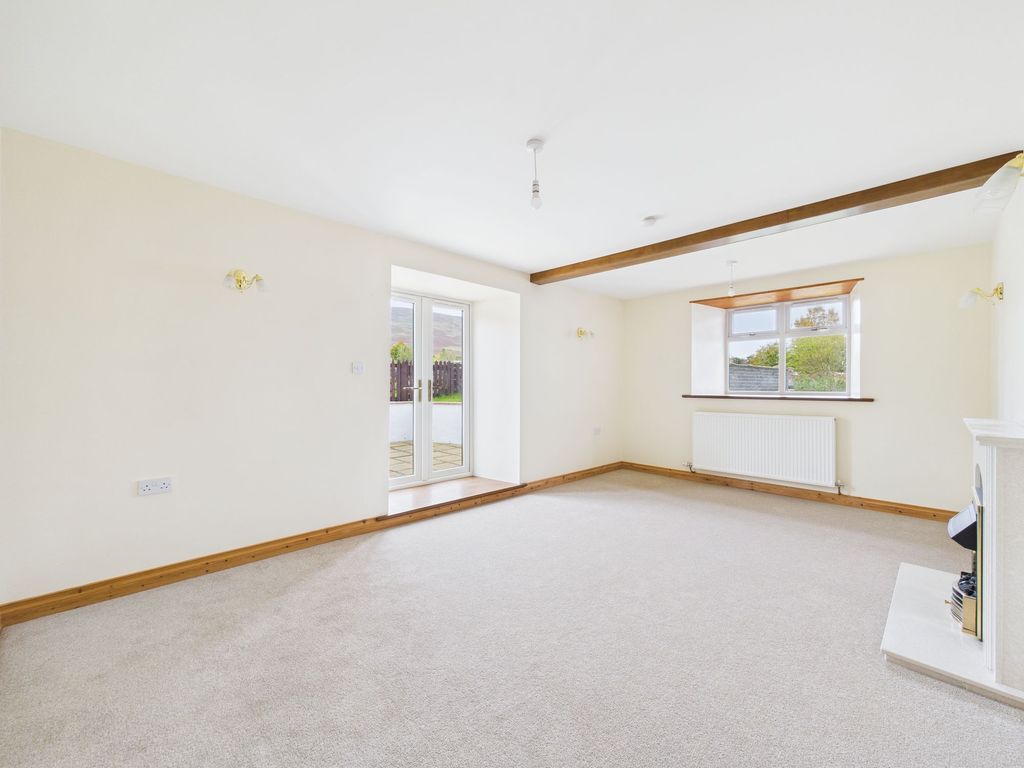 Property photo 2 of 21 Lounge