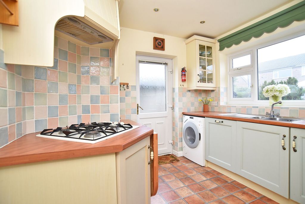 Property photo 3 of 23