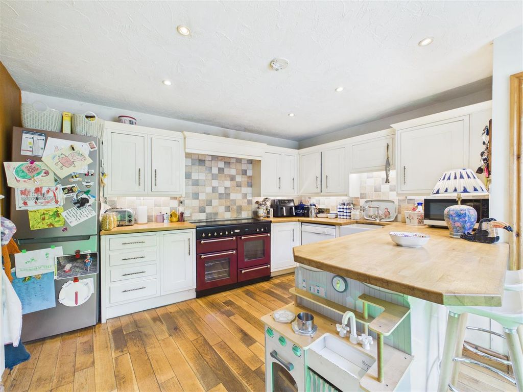 Property photo 3 of 36