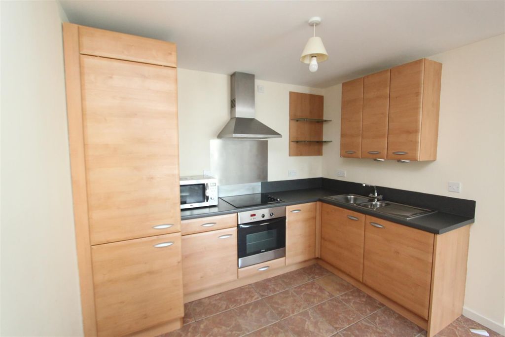 Property photo 2 of 7 Kitchen.Jpg