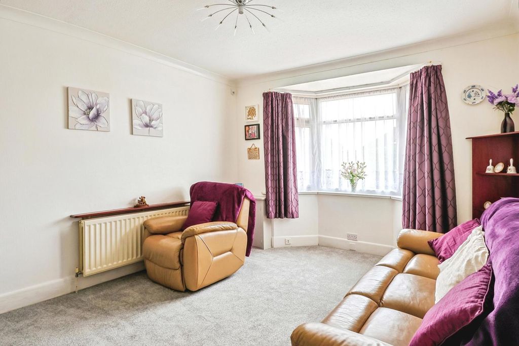 Property photo 3 of 16 Pbox-Img.Jpg