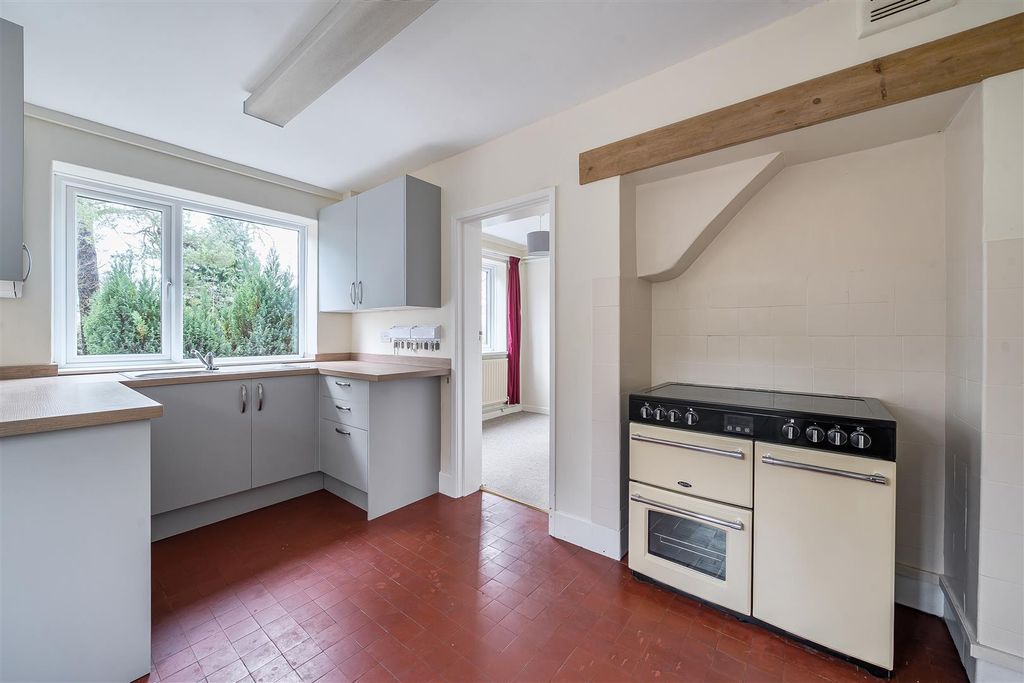 Property photo 3 of 14 Kitchen
