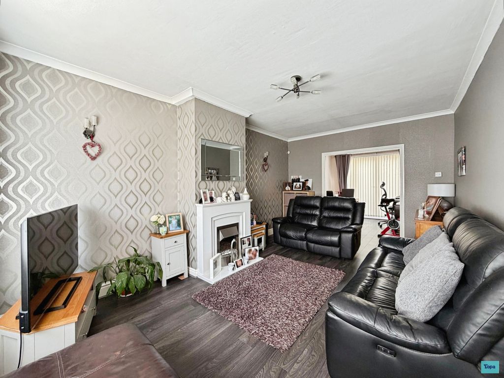 Property photo 3 of 16 1