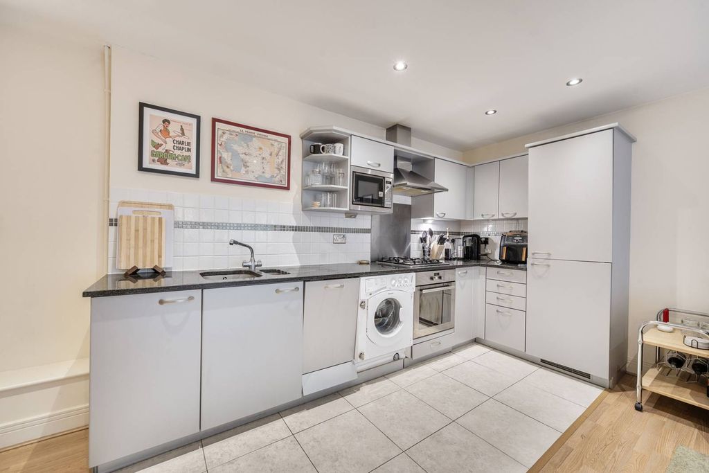 Property photo 1 of 23