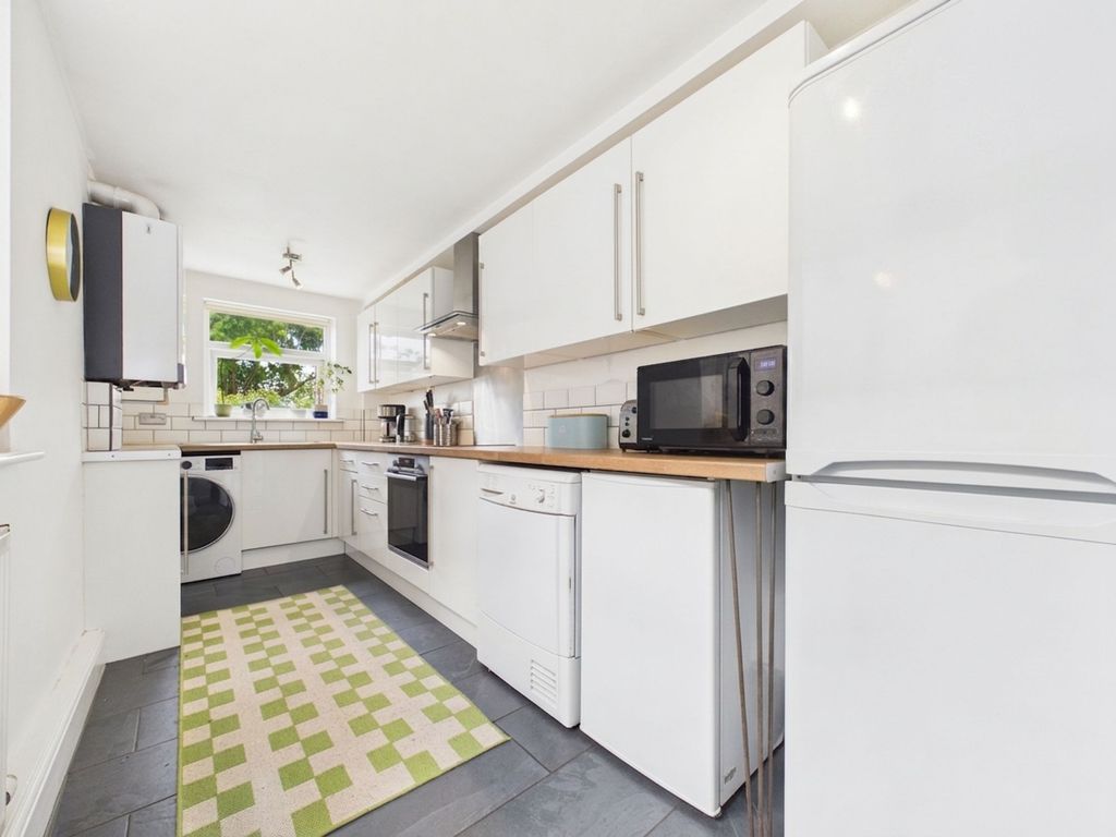 Property photo 3 of 15 Kitchen
