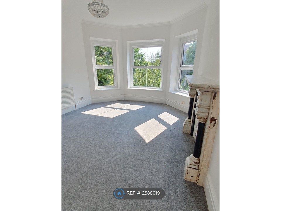 Property photo 3 of 25