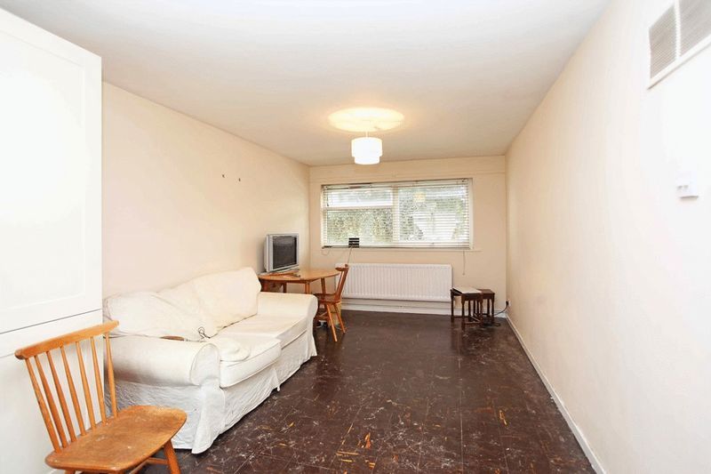 Property photo 2 of 6 Photo 3