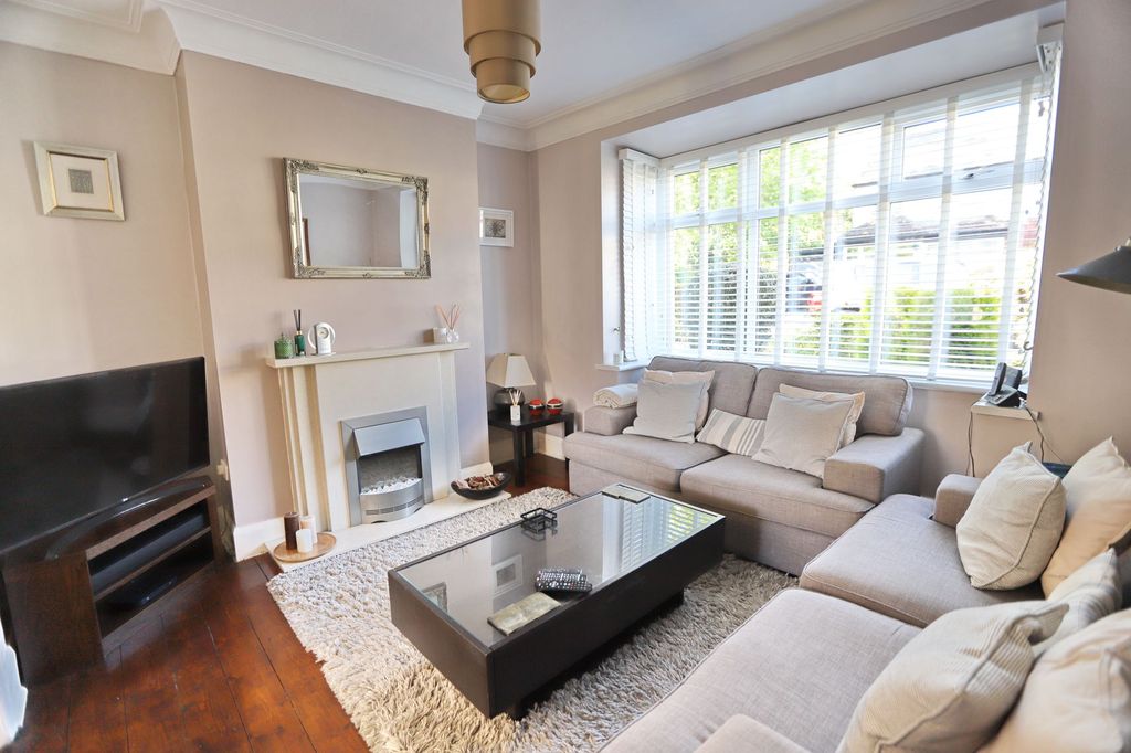 Property photo 3 of 23