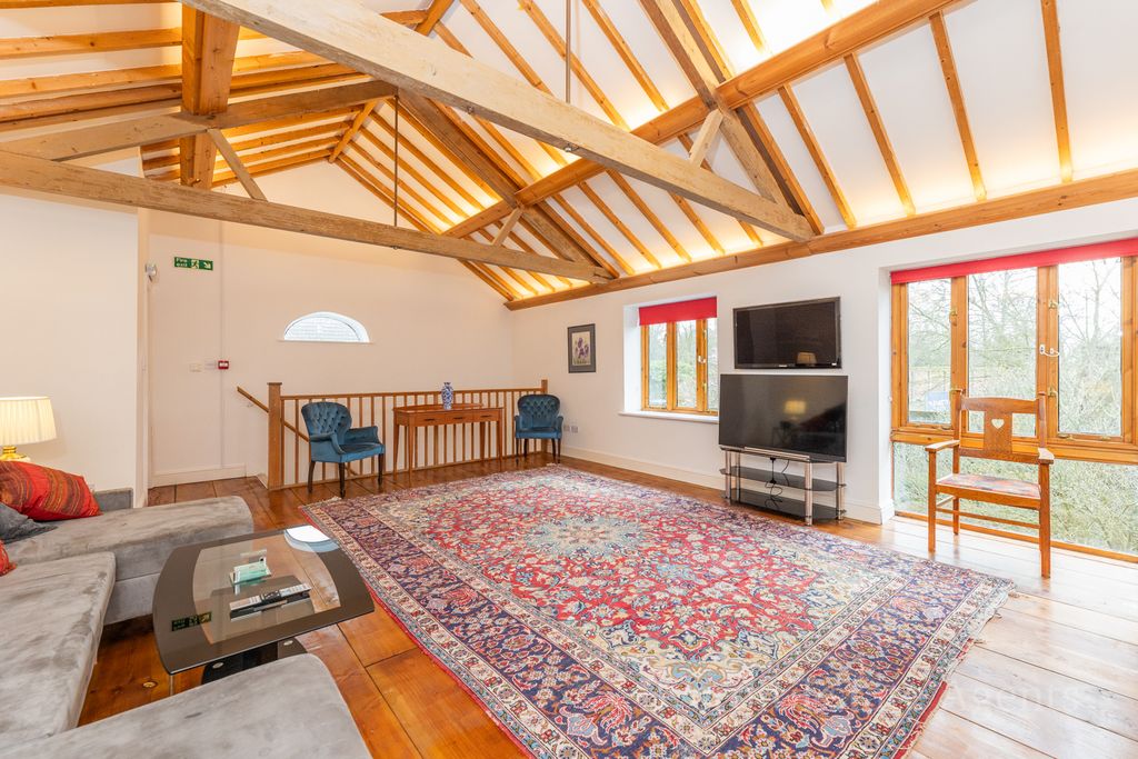 Property photo 3 of 28