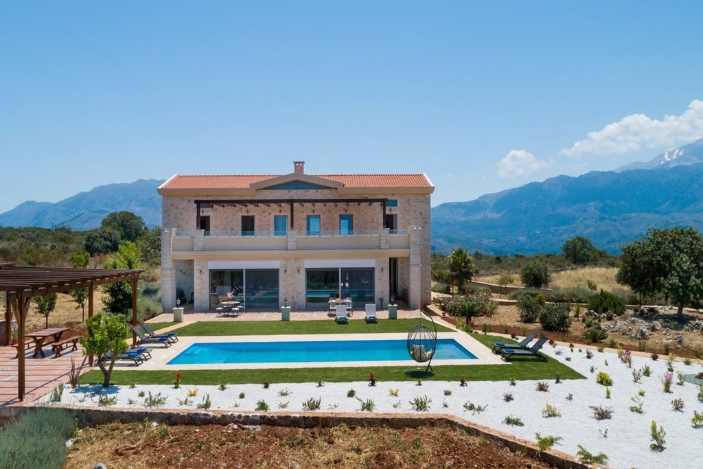 Property photo 3 of 25