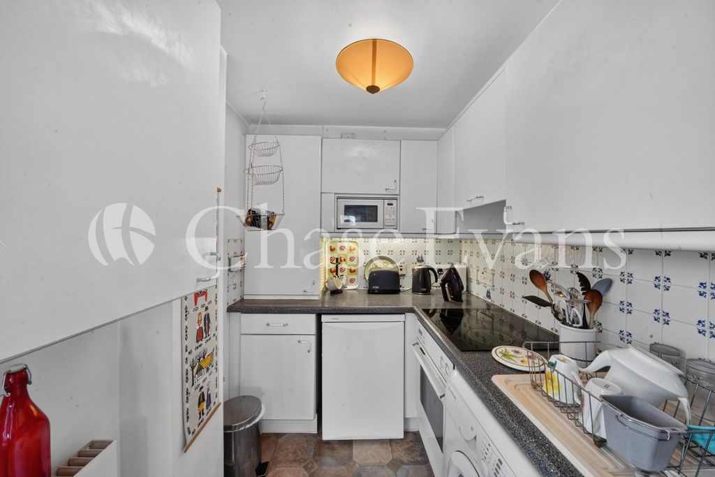 Property photo 2 of 12 Kitchen