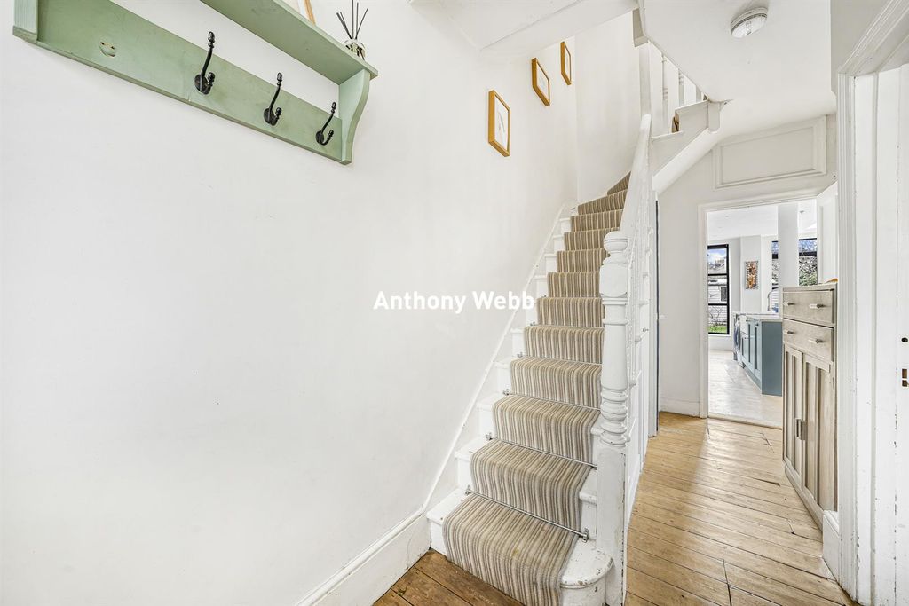 Property photo 3 of 22 Hallway