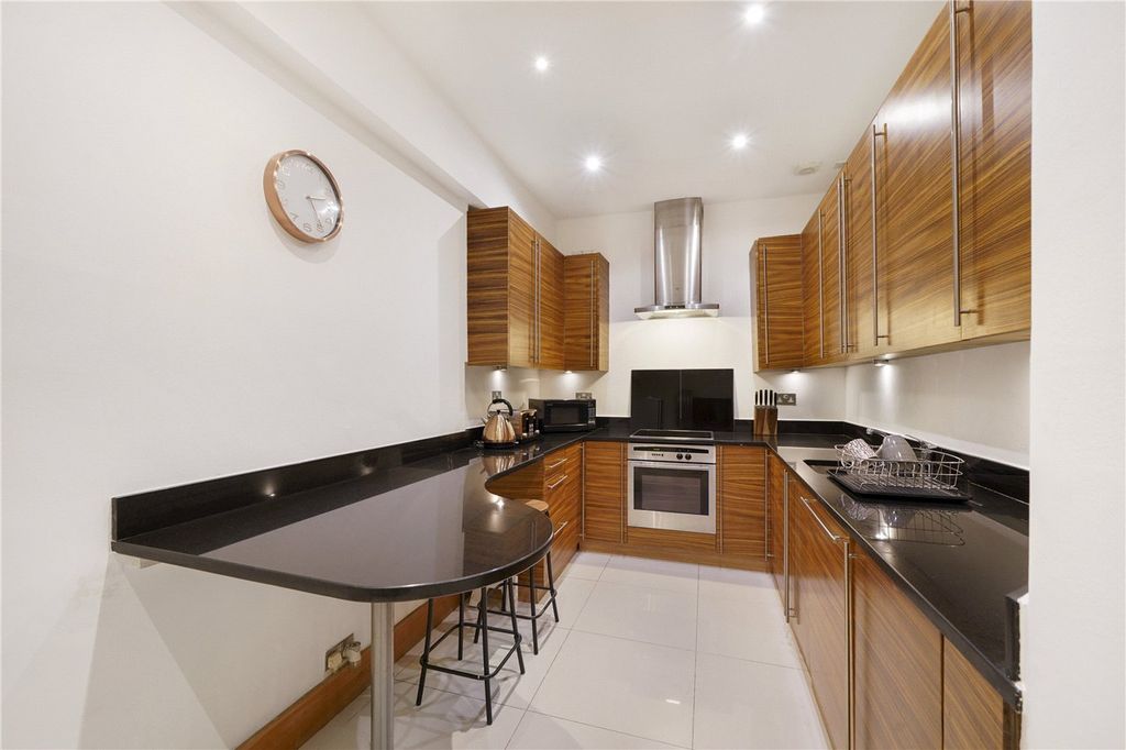 Property photo 3 of 14 Kitchen