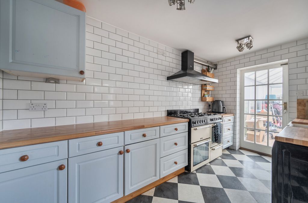 Property photo 3 of 12 1423419-13-69A9B5...