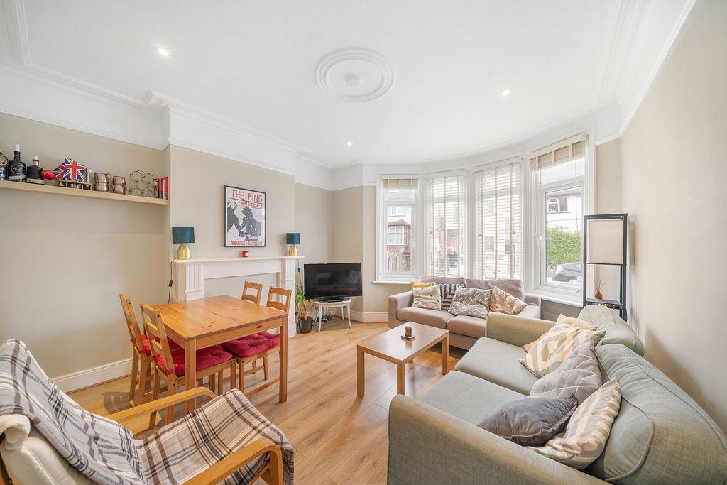 Property photo 2 of 25