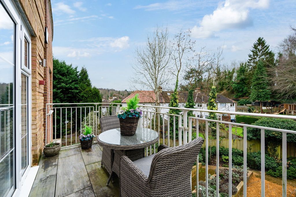 Additional image 14 of 2 bed flat for sale1 Eden Place, Oxted RH8