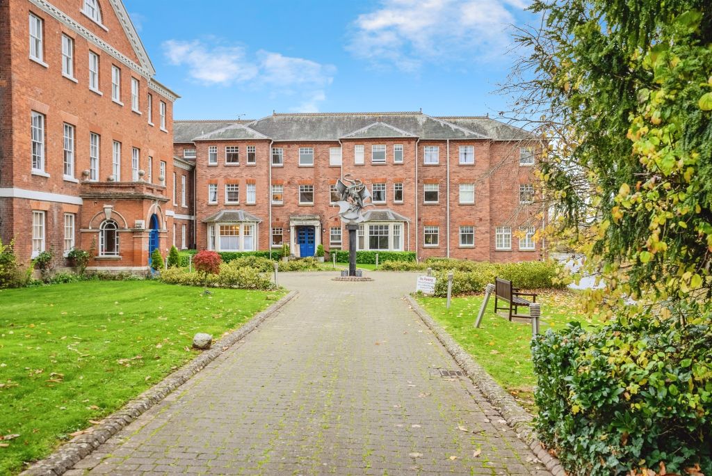 Property photo 1 of 17