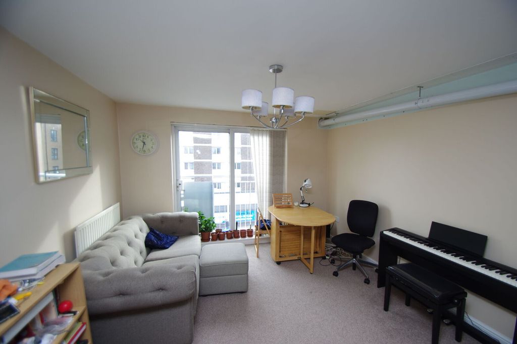 Property photo 3 of 7