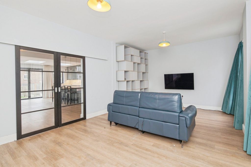 Property photo 2 of 11 Picture No. 05