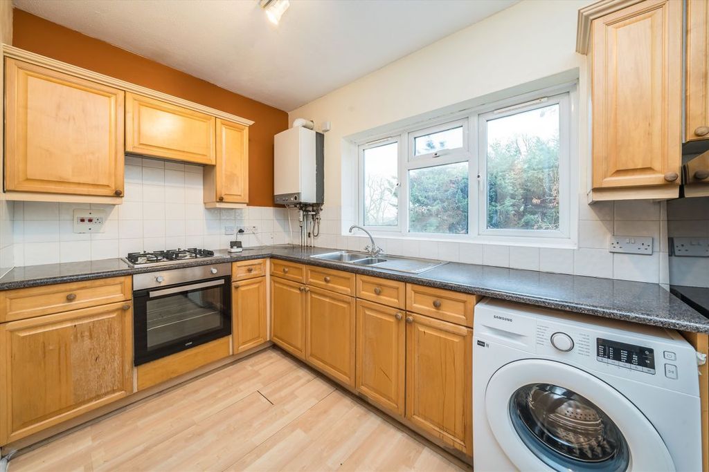 Property photo 2 of 6