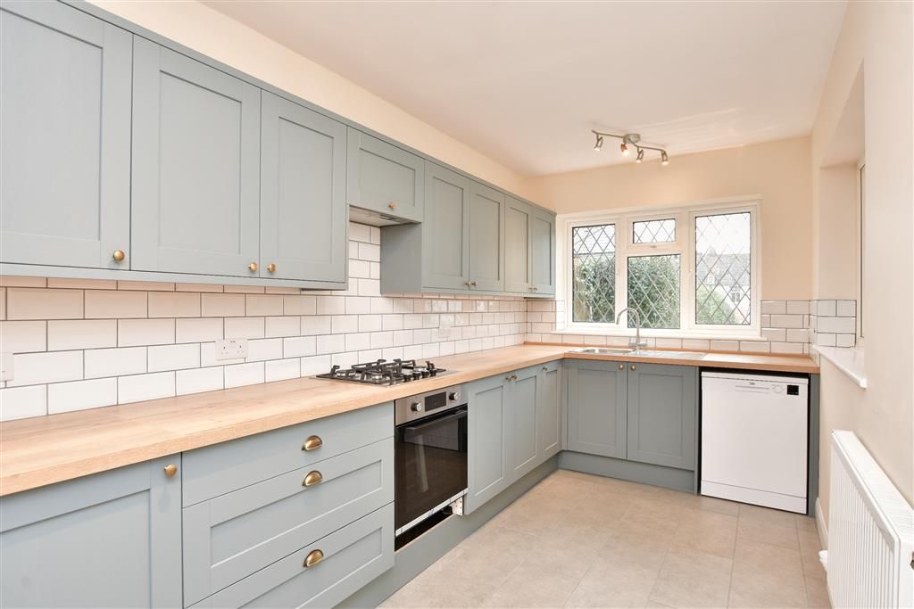 Property photo 2 of 20 Kitchen