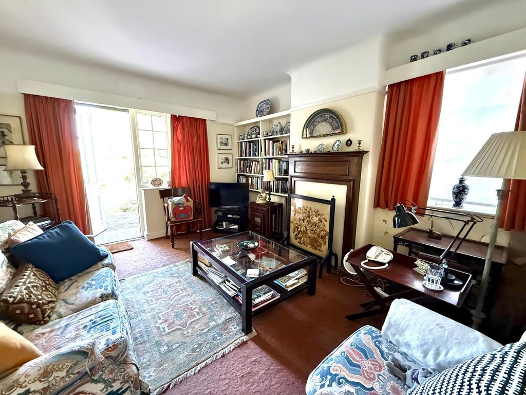 Property photo 3 of 14