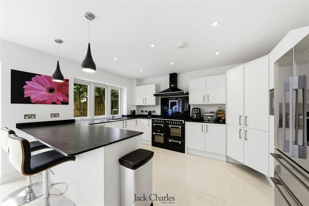 Property photo 3 of 38 Archfields-65.Png