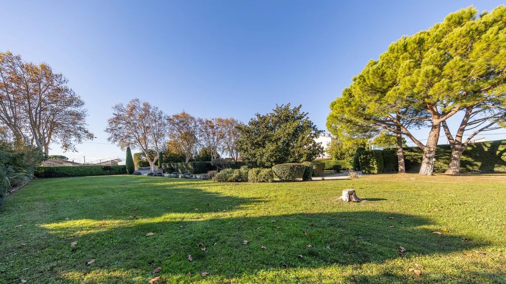 Property photo 2 of 25