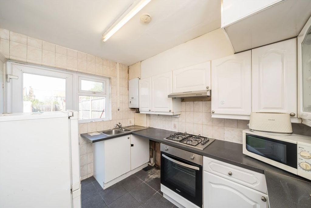 Property photo 3 of 6