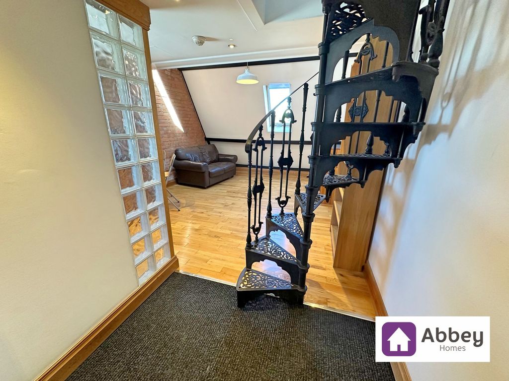 Property photo 3 of 15 Entrance & Stairs Area