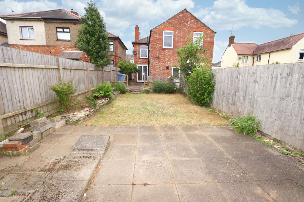 Property photo 2 of 22