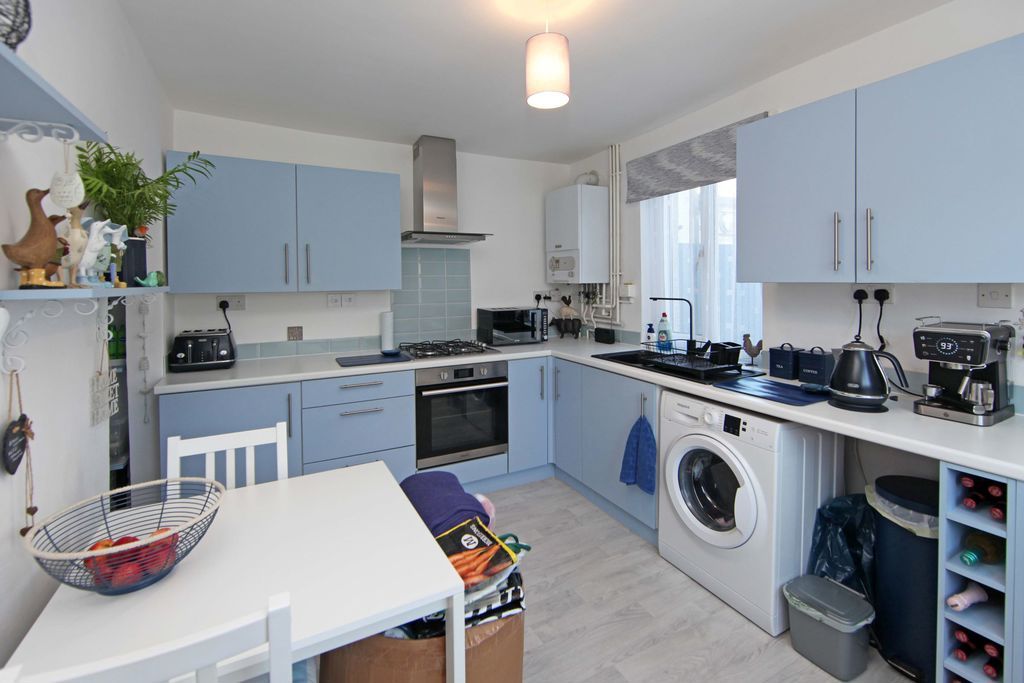 Property photo 3 of 15 Photo 11