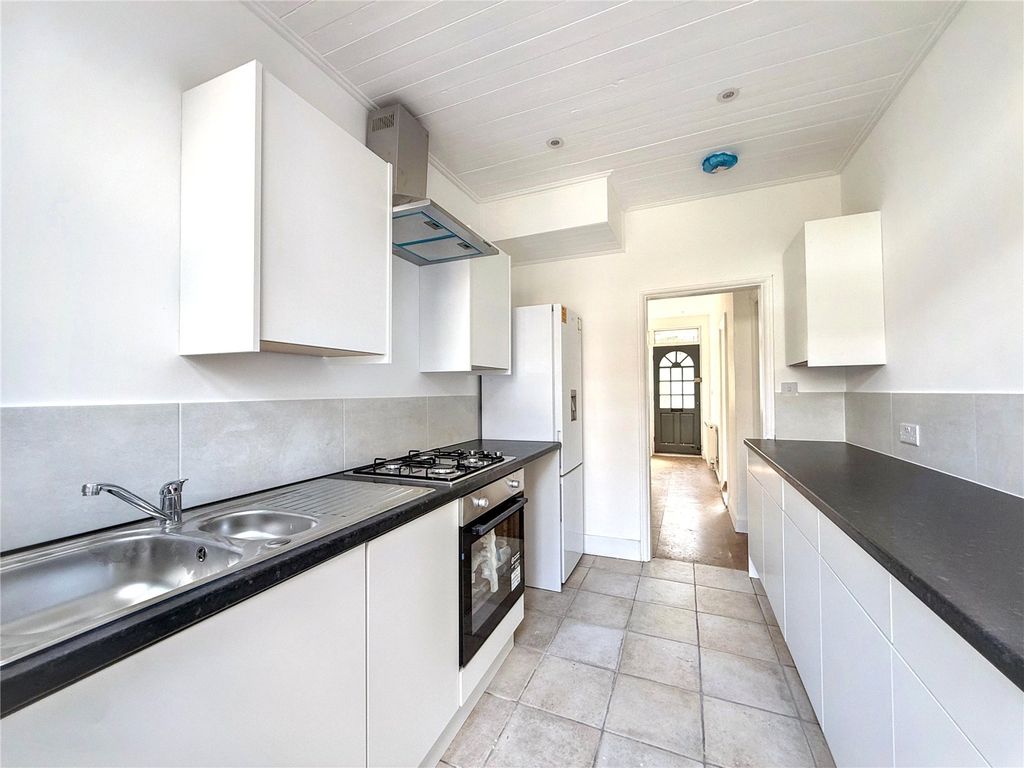 Property photo 3 of 17 Picture No. 27