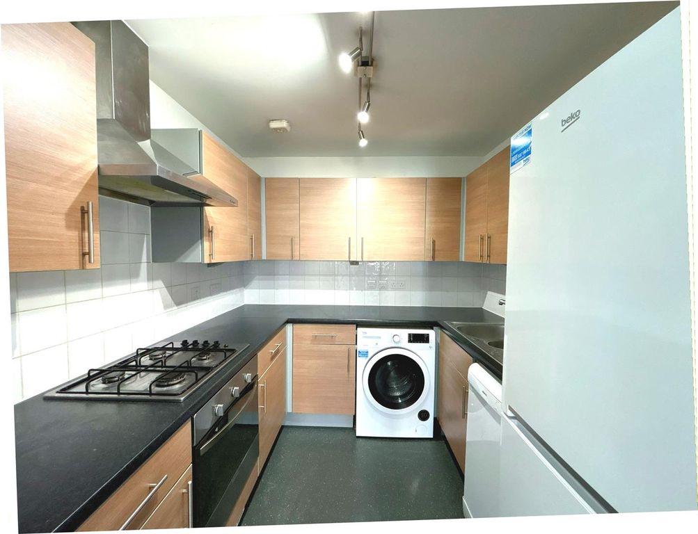 Property photo 2 of 10 Kitchen