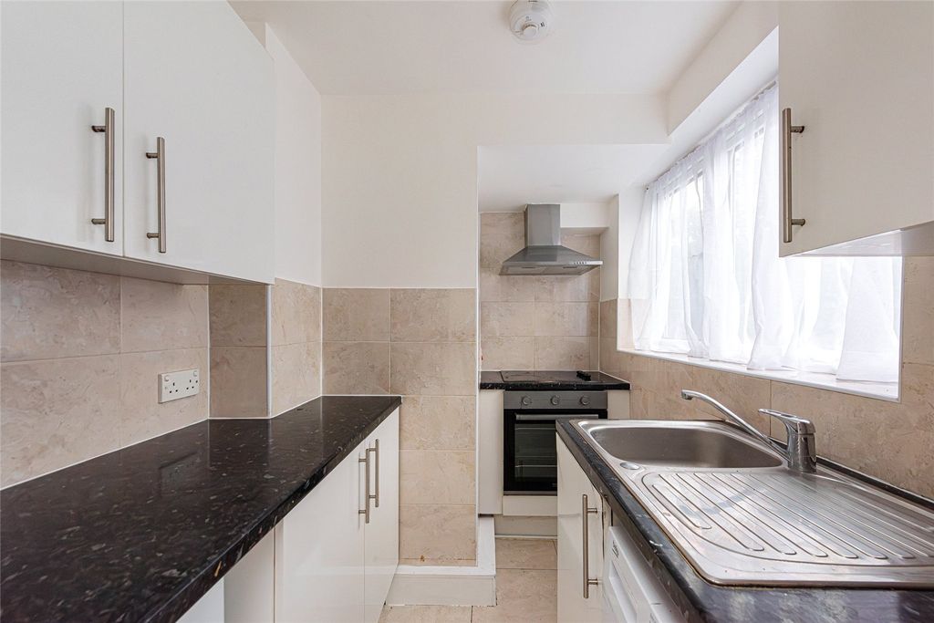 Property photo 3 of 10 Picture No. 12