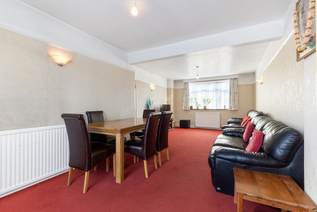 Property photo 3 of 22