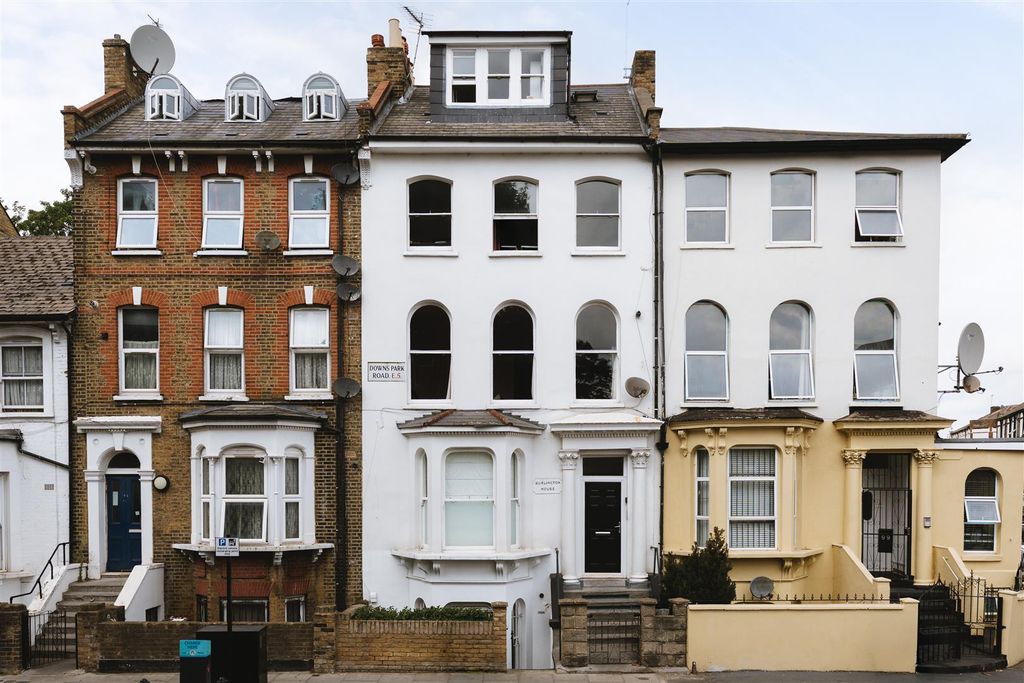 Property photo 1 of 20 Downs Park Road-1.Jpg