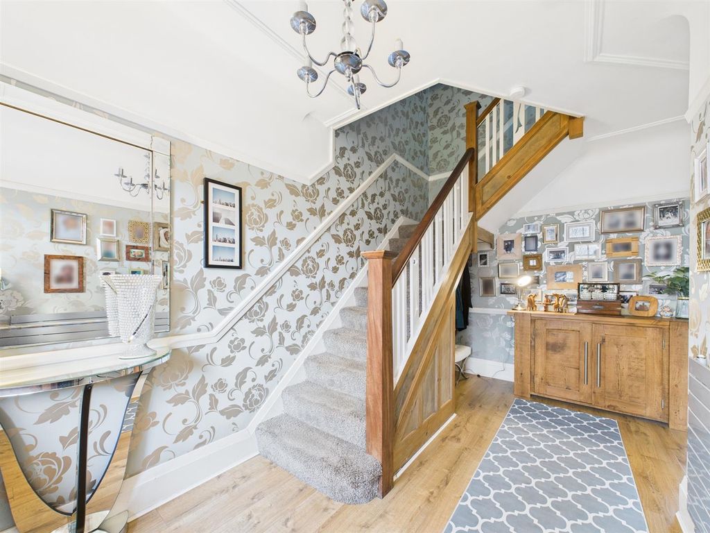 Property photo 3 of 49 Cam03604G0-Pr0190-Still015.Jpg