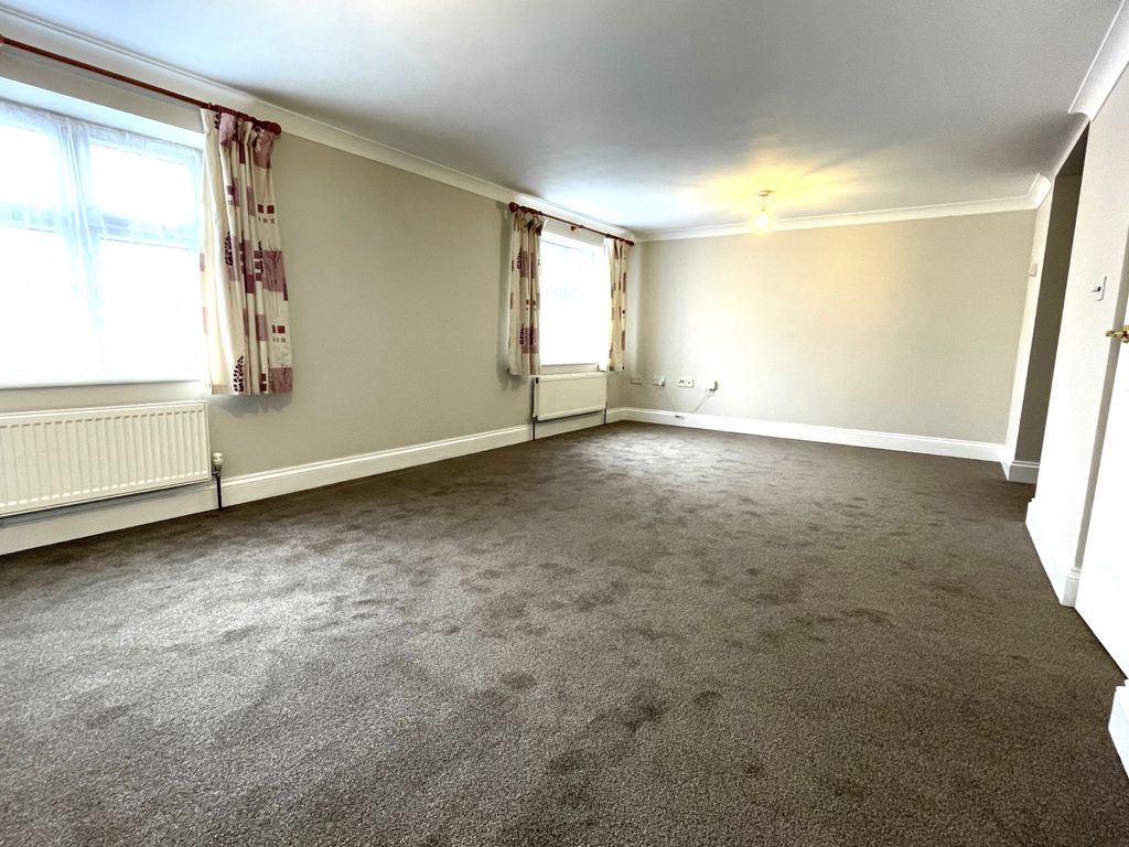 Property photo 3 of 6 Gallery