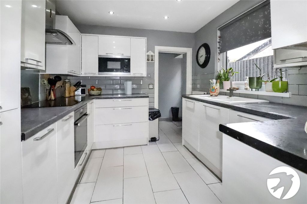 Property photo 3 of 15 Picture No. 13