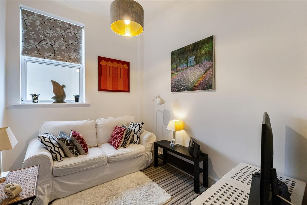 Additional image 10 of 3 bed flat for saleQueens Parade, Cheltenham GL50